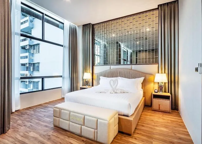The Grand Sala Thai