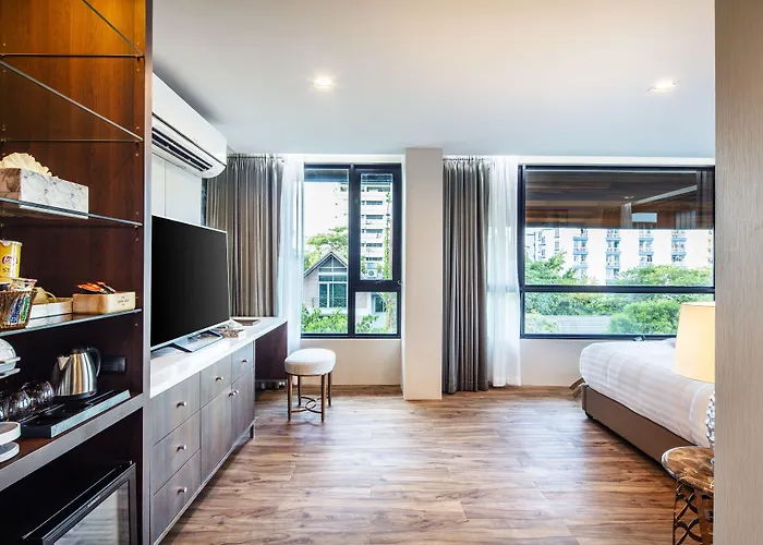 The Grand Sala Thai