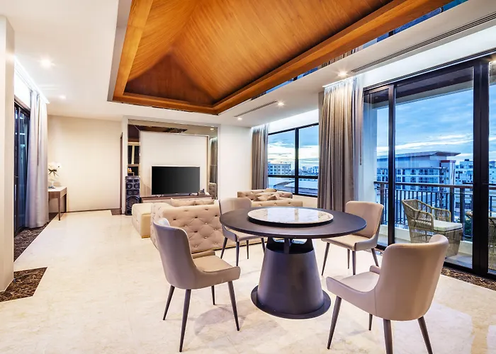 The Grand Sala Thai