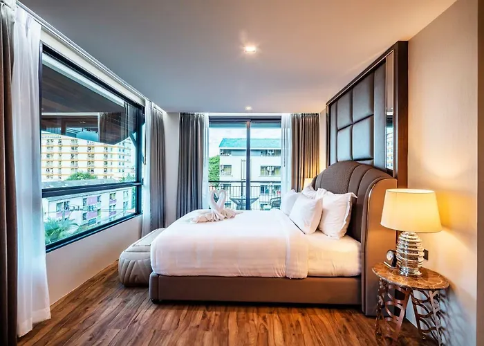 Hotel The Grand Sala Thai 4*