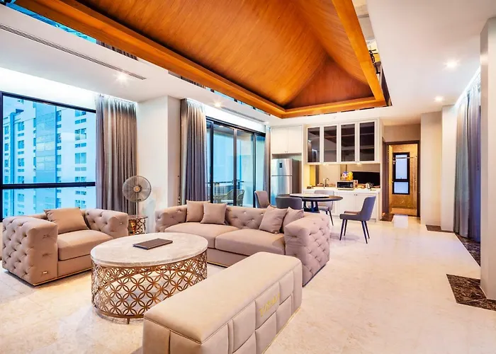 The Grand Sala Thai